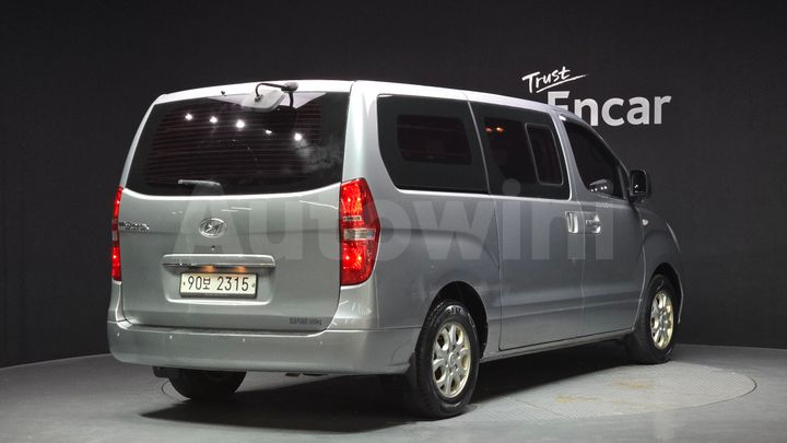 Hyundai Starex 2016 — 2