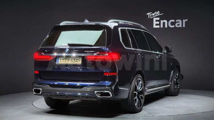 BMW X7 2021 — 2