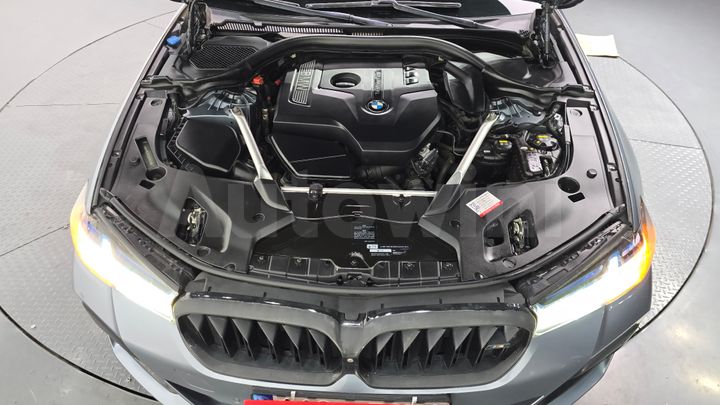 BMW 5 Series 2018 — 5