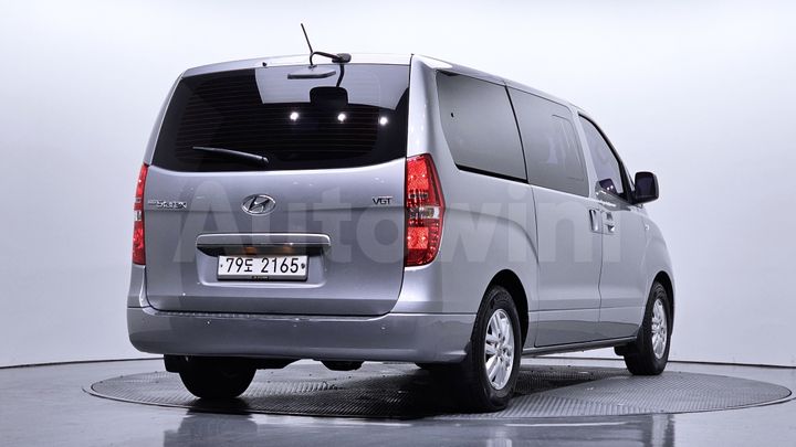 Hyundai Starex 2016 — 2