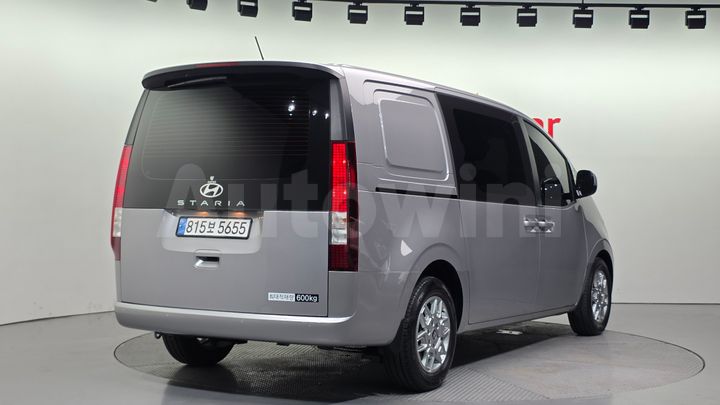 Hyundai Staria 2025 — 2