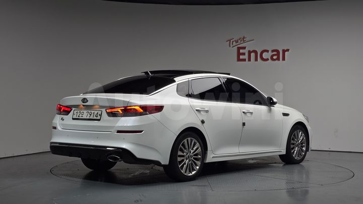 Kia K5 2019 — 2