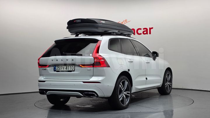 Volvo XC60 2021 — 2