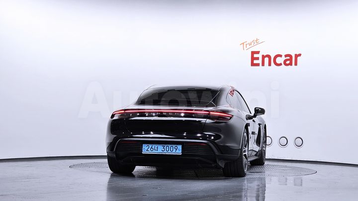 Porsche Taycan 2022 — 4