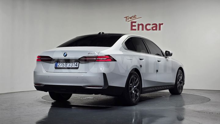 BMW 5 Series 2024 — 2