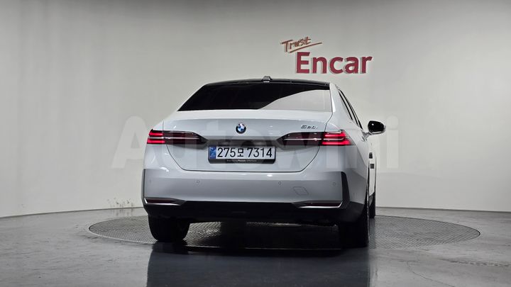 BMW 5 Series 2024 — 4