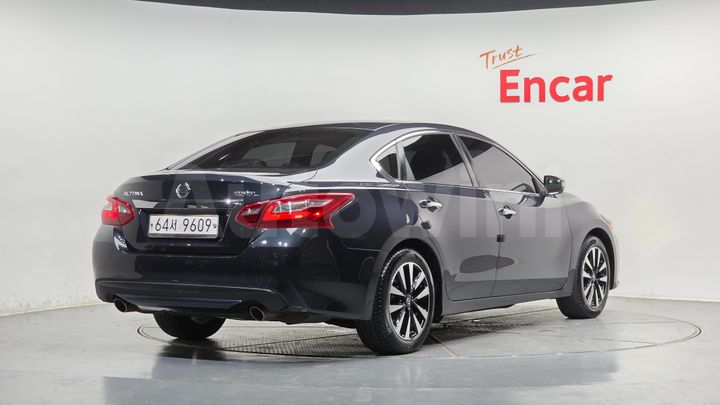 Nissan Altima 2018 — 2