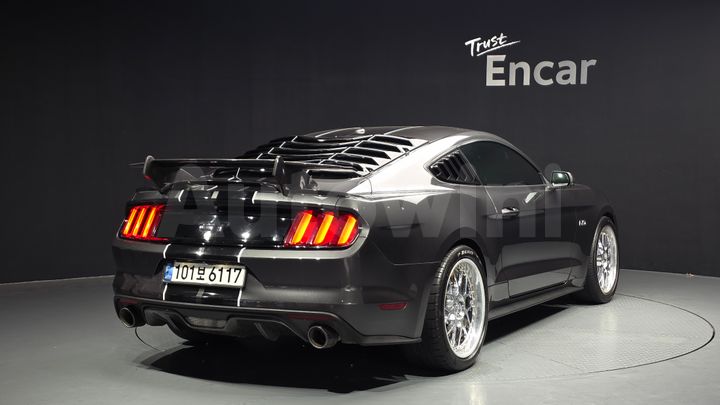 Ford Mustang 2017 — 2