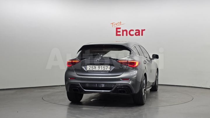 Infiniti Q 2017 — 4