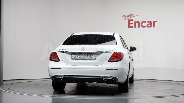Mercedes Benz E Class 2019 — 4