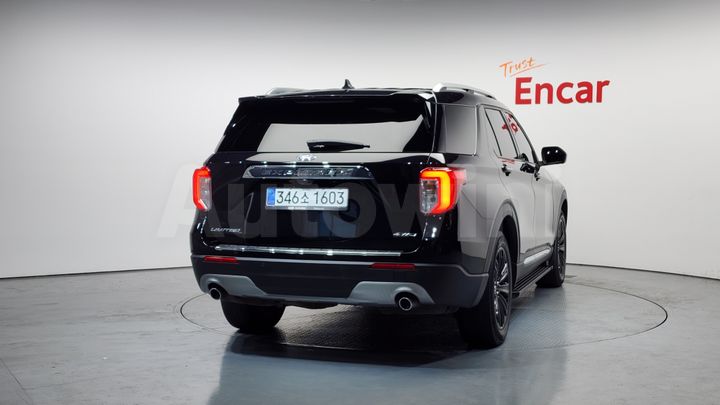 Ford Explorer 2021 — 4