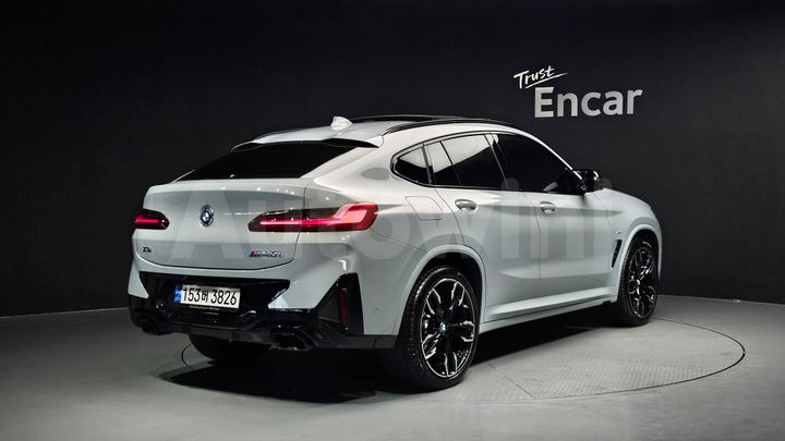 BMW X4 2022 — 2