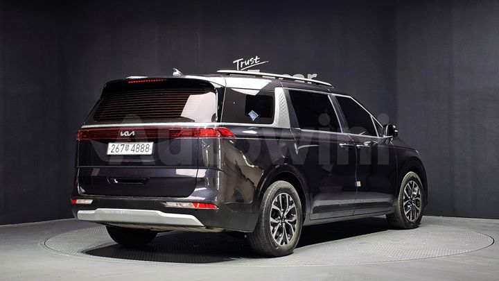 Kia Carnival 2023 — 2