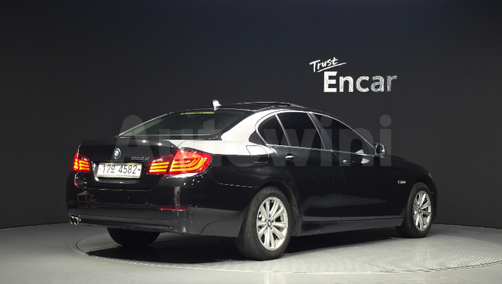 BMW 5 Series 2012 — 2