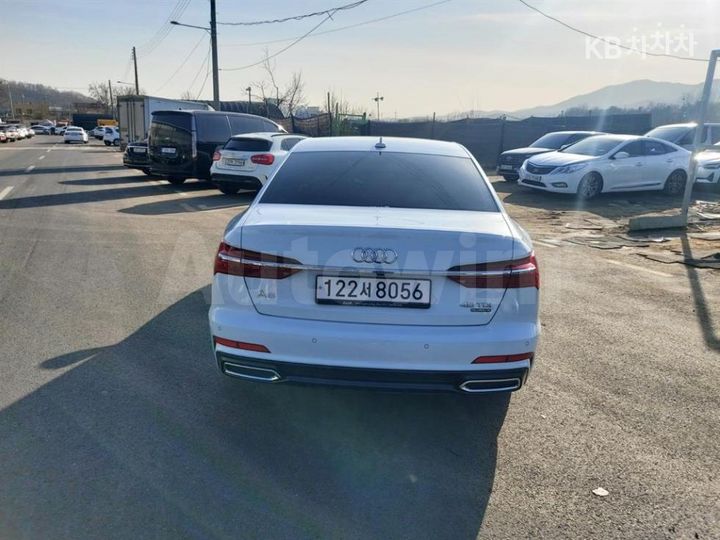 Audi A6 2021 — 4