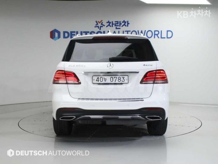 Mercedes Benz GLE Class 2016 — 4