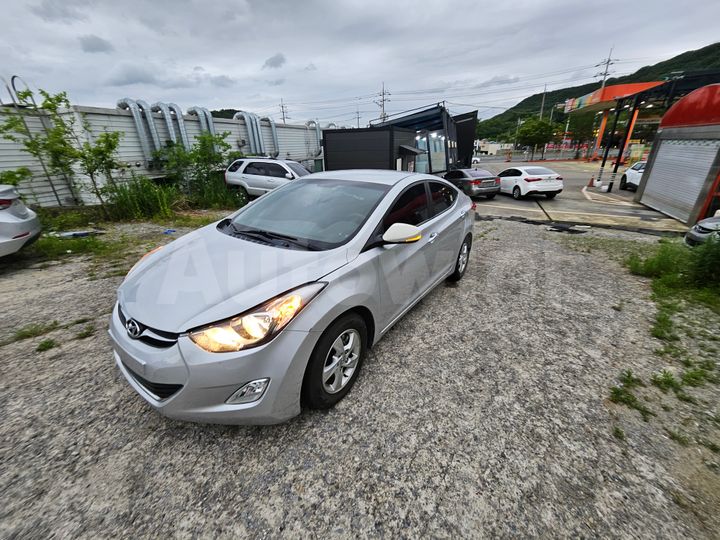 Hyundai Avante 2012 — 2