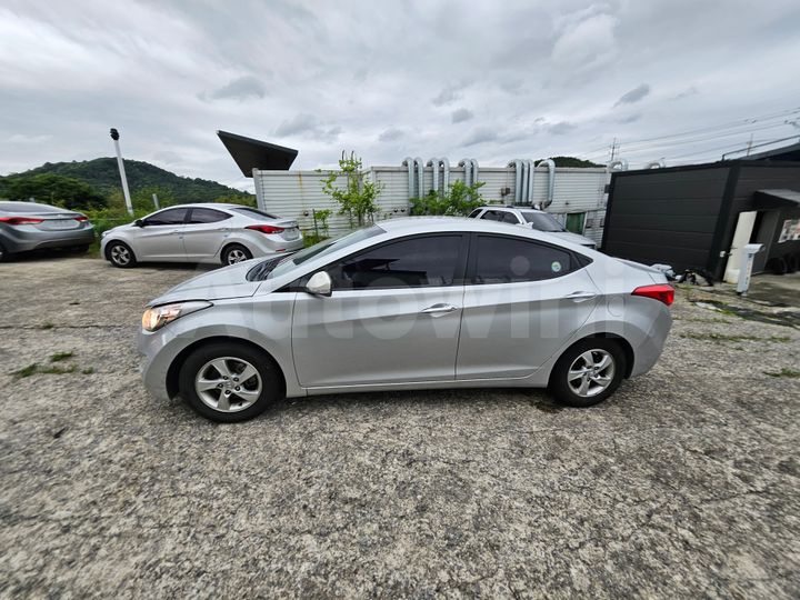Hyundai Avante 2012 — 3