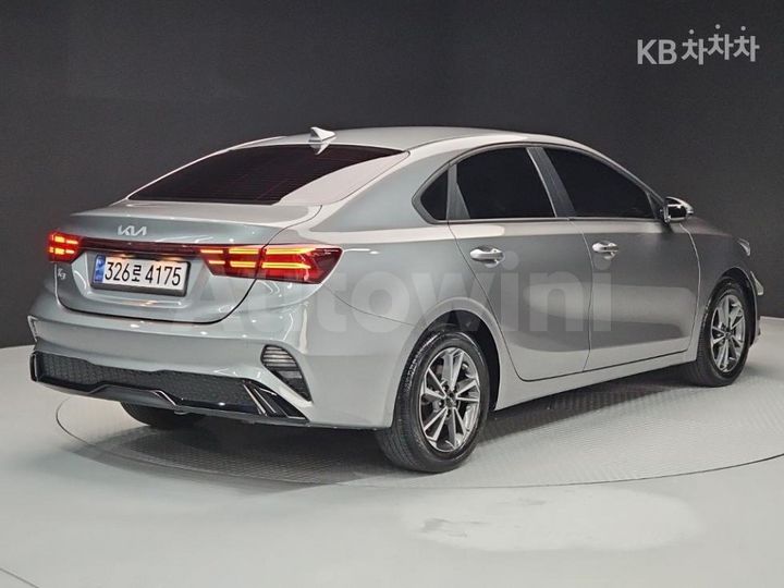 Kia K3 2022 KNAF241BENA143887 — 4