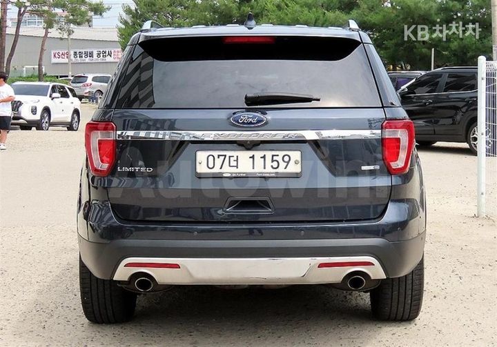 Ford Explorer 2017 — 4