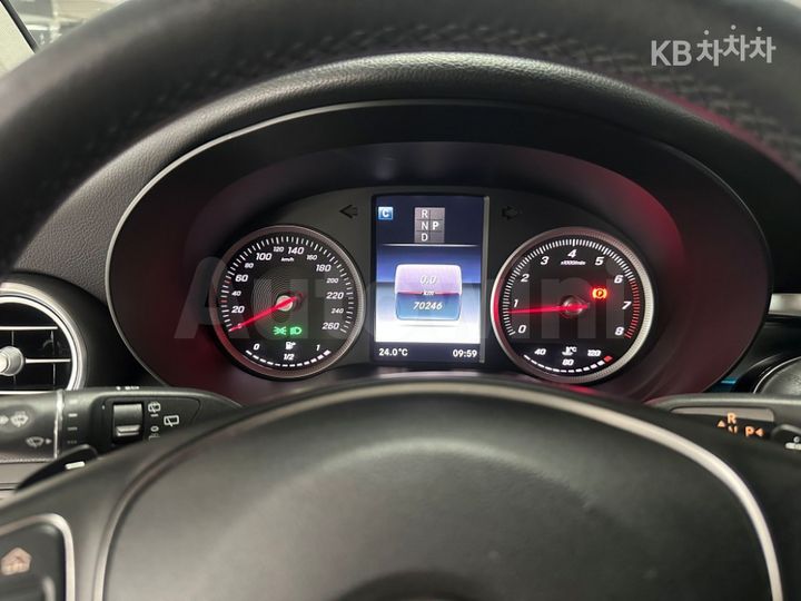 Mercedes Benz GLC Class 2019 — 5