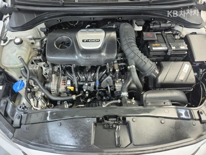 Hyundai Avante 2017 — 5