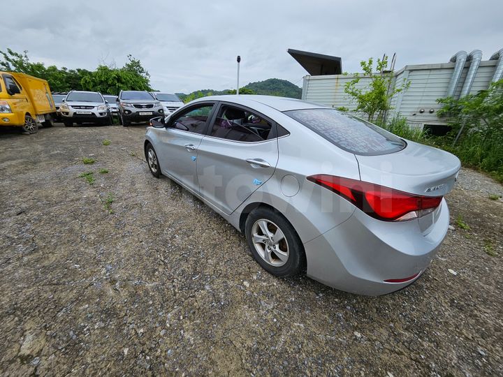 Hyundai Avante 2014 — 4