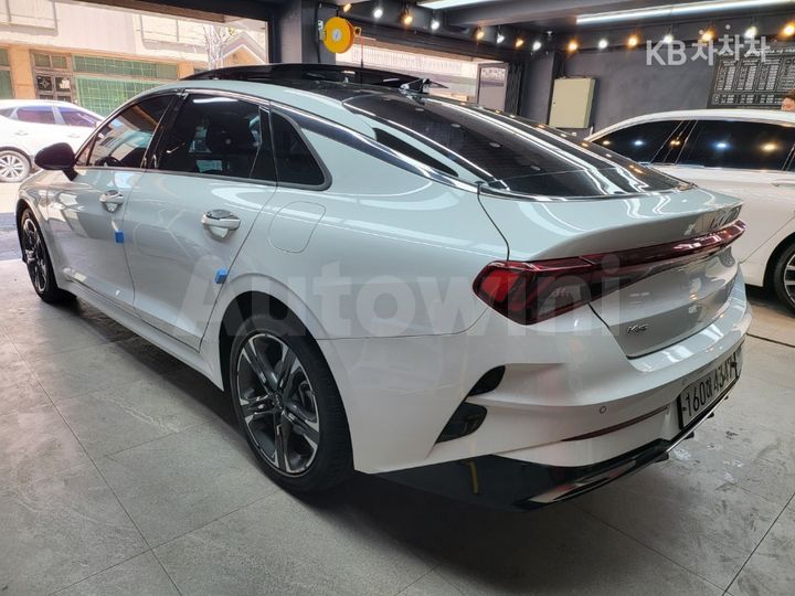 Kia K5 2022 — 5