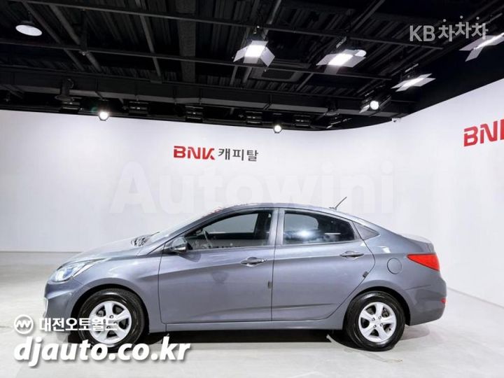 Hyundai Accent 2011 — 3