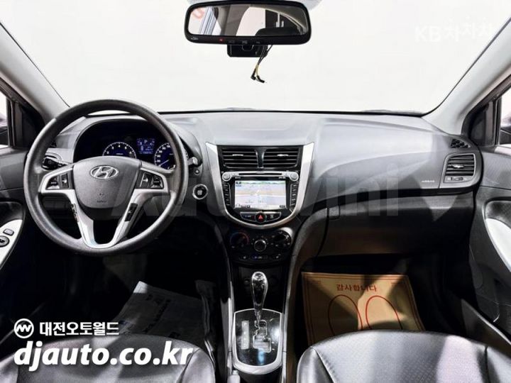 Hyundai Accent 2011 — 4