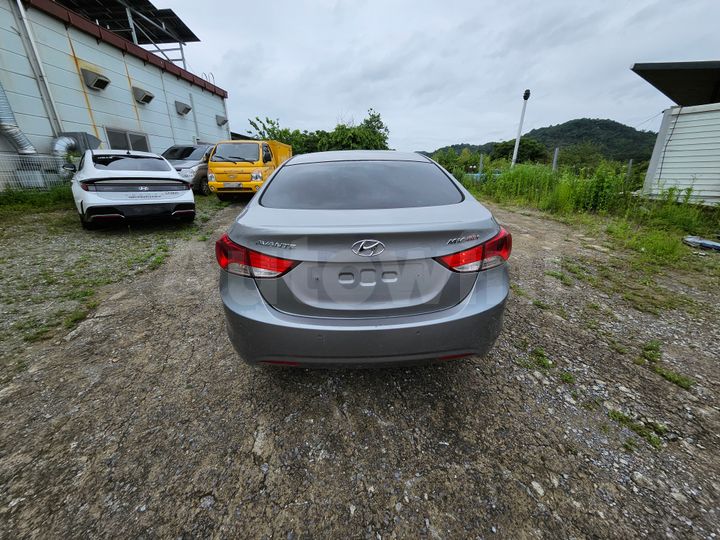 Hyundai Avante 2012 — 4