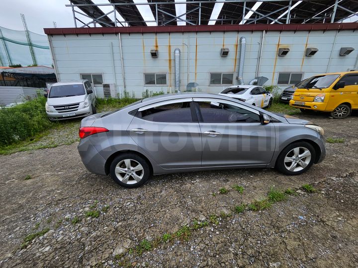 Hyundai Avante 2012 — 5