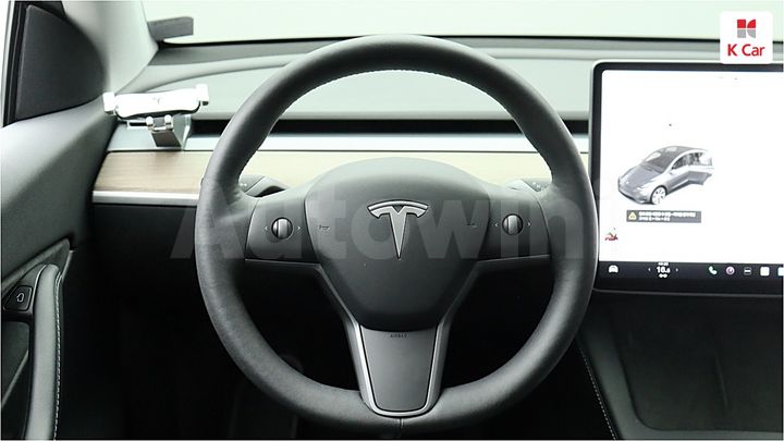 Tesla Model Y 2021 — 5