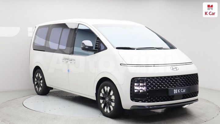 Hyundai Staria 2025 — 3