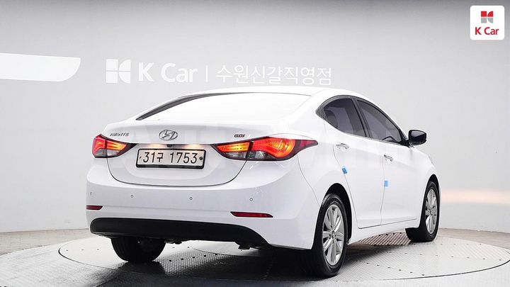 Hyundai Avante 2015 — 4