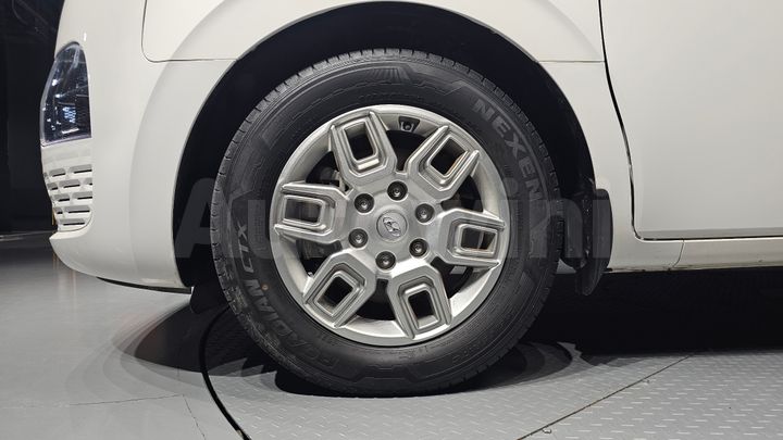 Hyundai Staria 2023 — 5