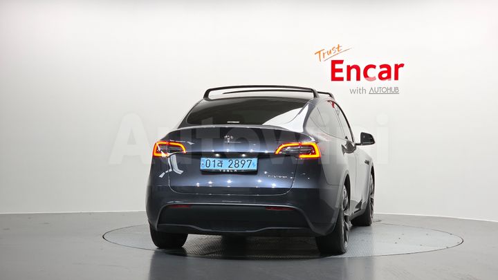 Tesla Model Y 2021 — 4