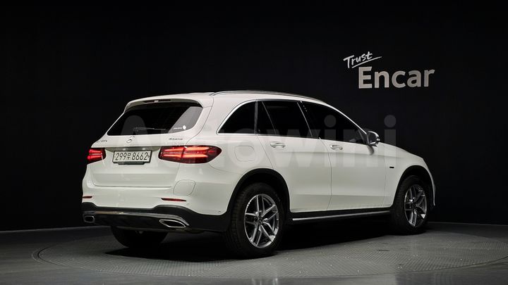 Mercedes Benz GLC Class 2018 — 2
