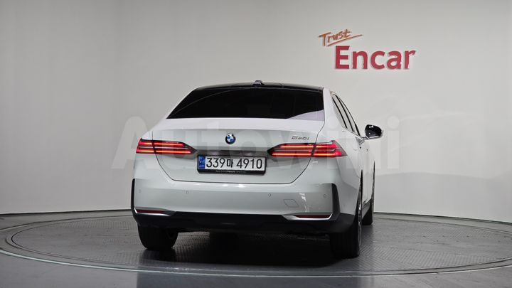 BMW 5 Series 2024 — 4