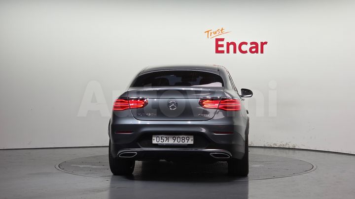 Mercedes Benz GLC Class 2017 — 4