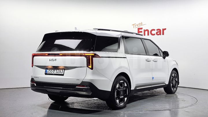 Kia Carnival 2025 — 2