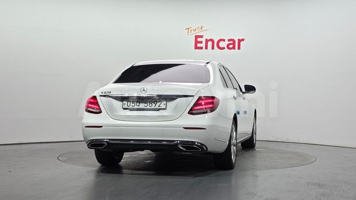 Mercedes Benz E Class 2019 — 4
