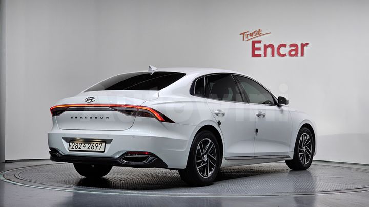 Hyundai Grandeur 2022 — 2