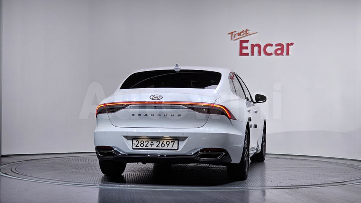 Hyundai Grandeur 2022 — 4