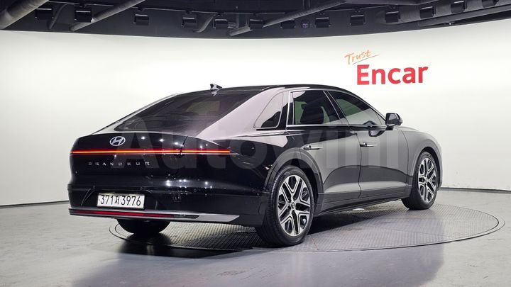 Hyundai Grandeur 2023 — 2