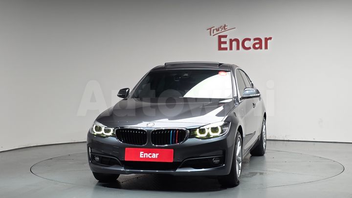 BMW 3 Series 2021 — 3