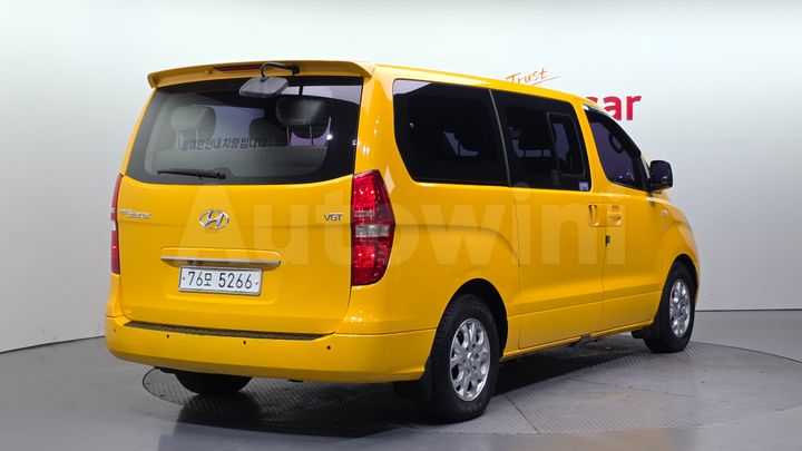 Hyundai Starex 2015 — 2