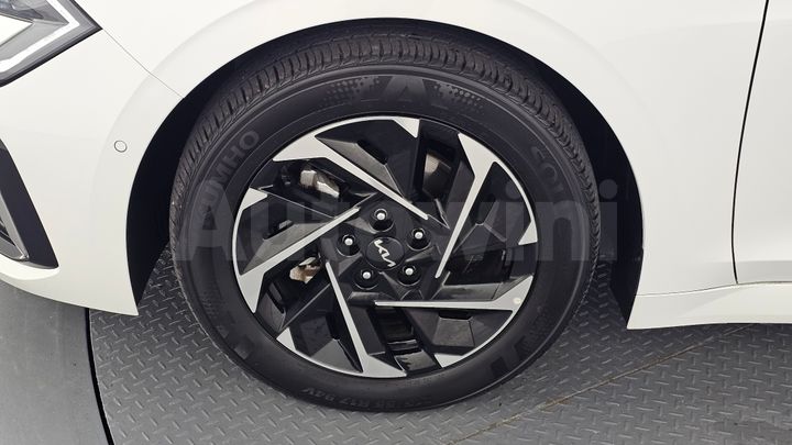 Kia K5 2026 — 5