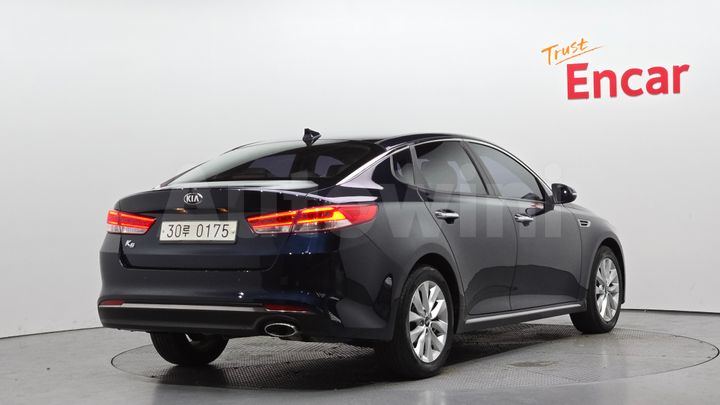 Kia K5 2017 — 2
