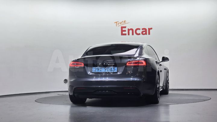 Tesla Model S 2023 — 5